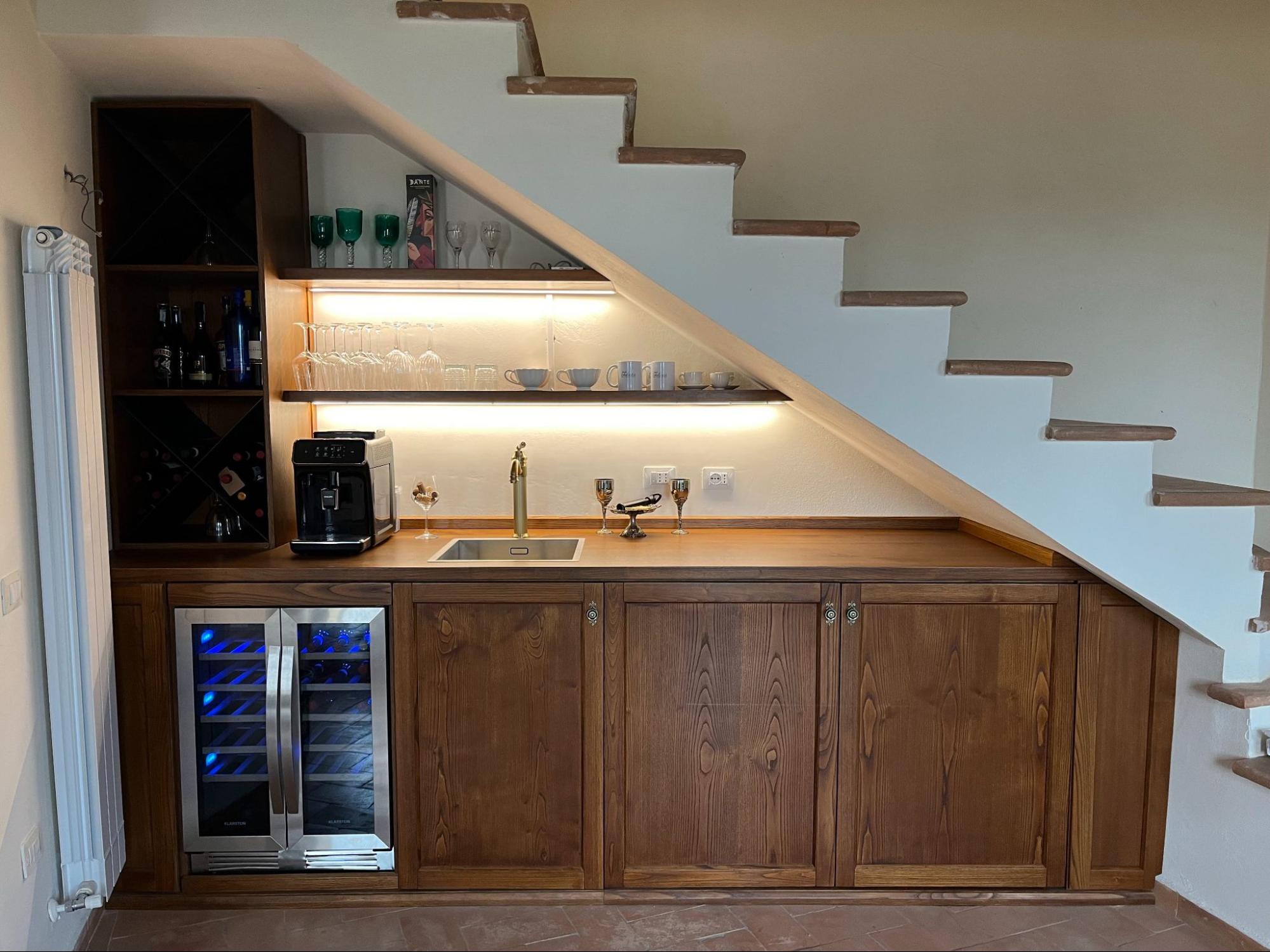 Umbrian Wine Lounge / Laundry Room — image 3