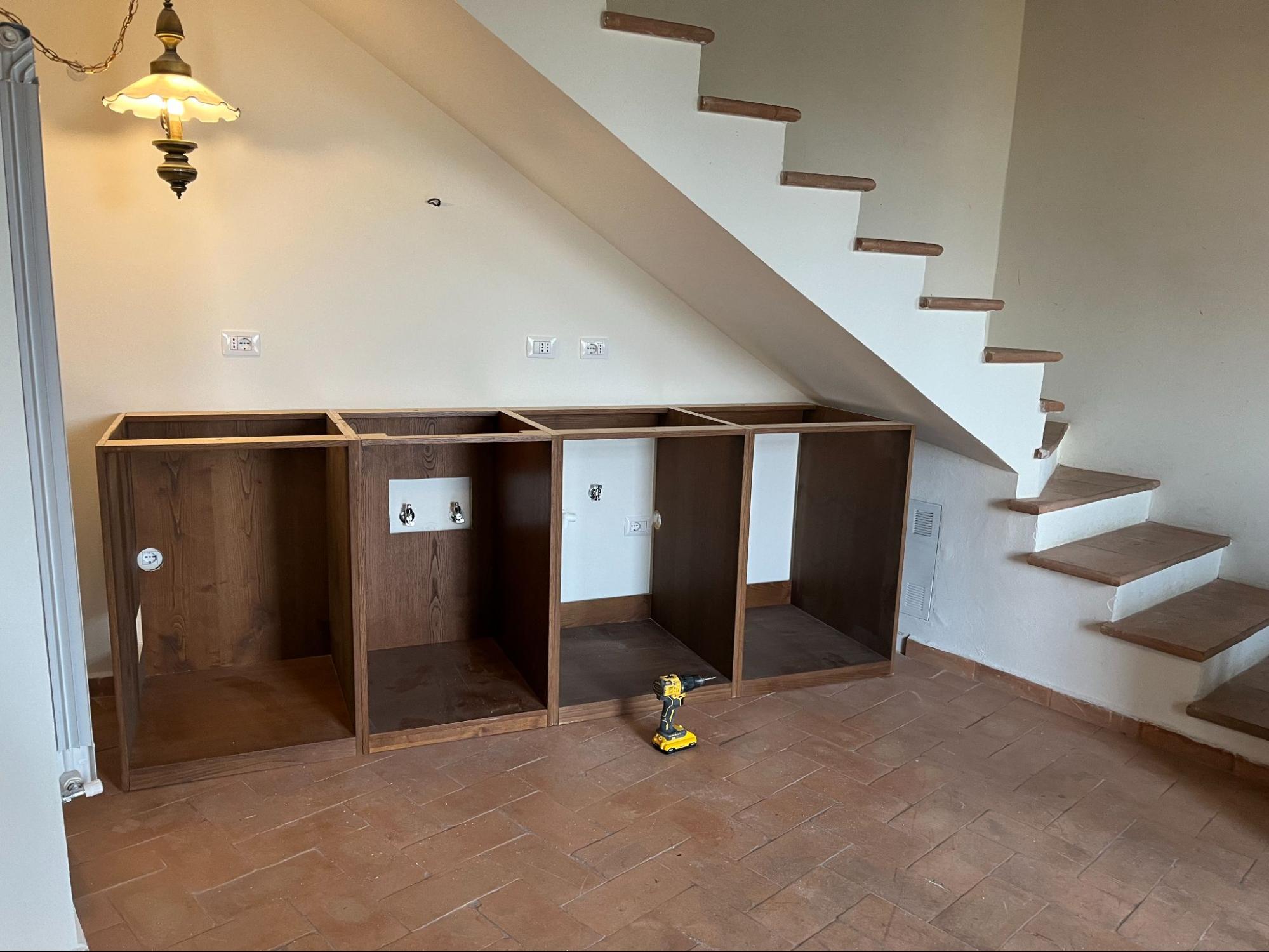 Umbrian Wine Lounge / Laundry Room — image 4