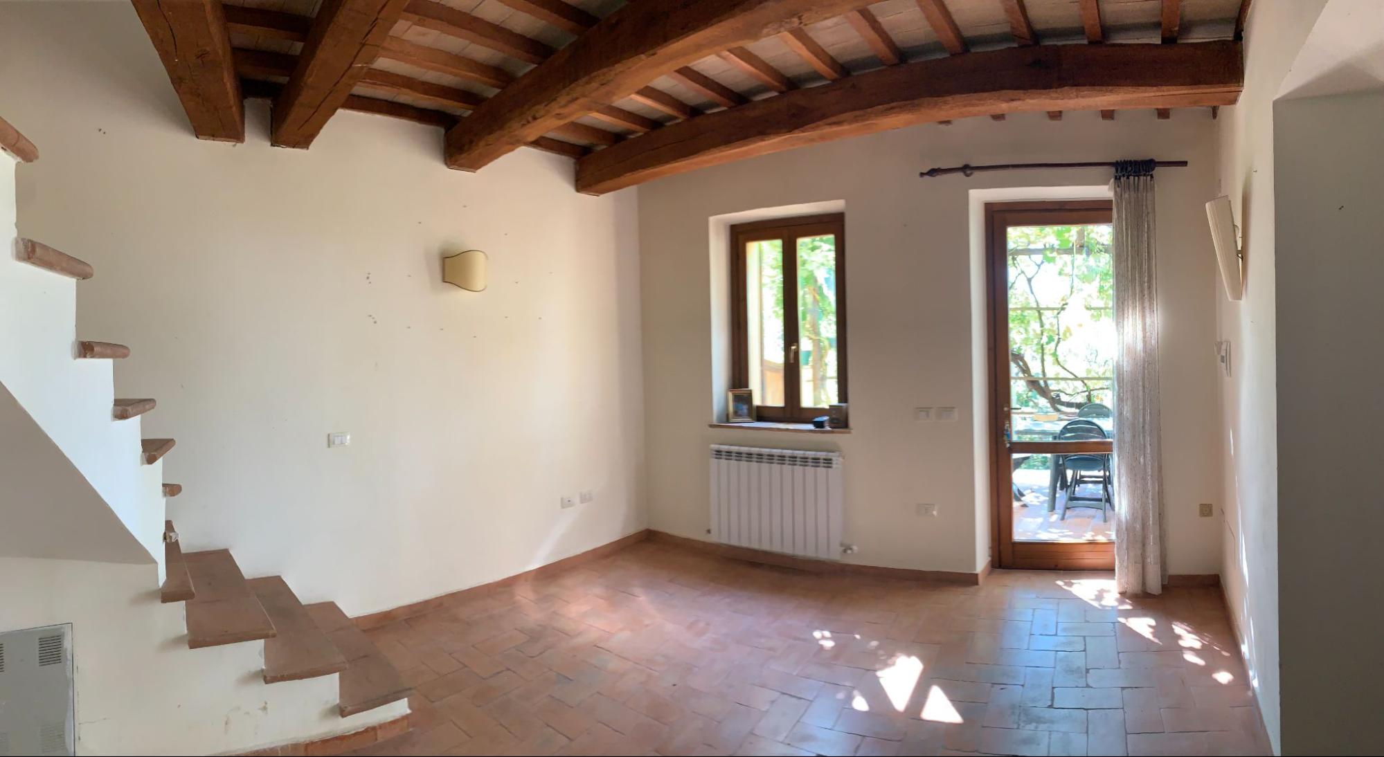 Umbrian Wine Lounge / Laundry Room — image 6