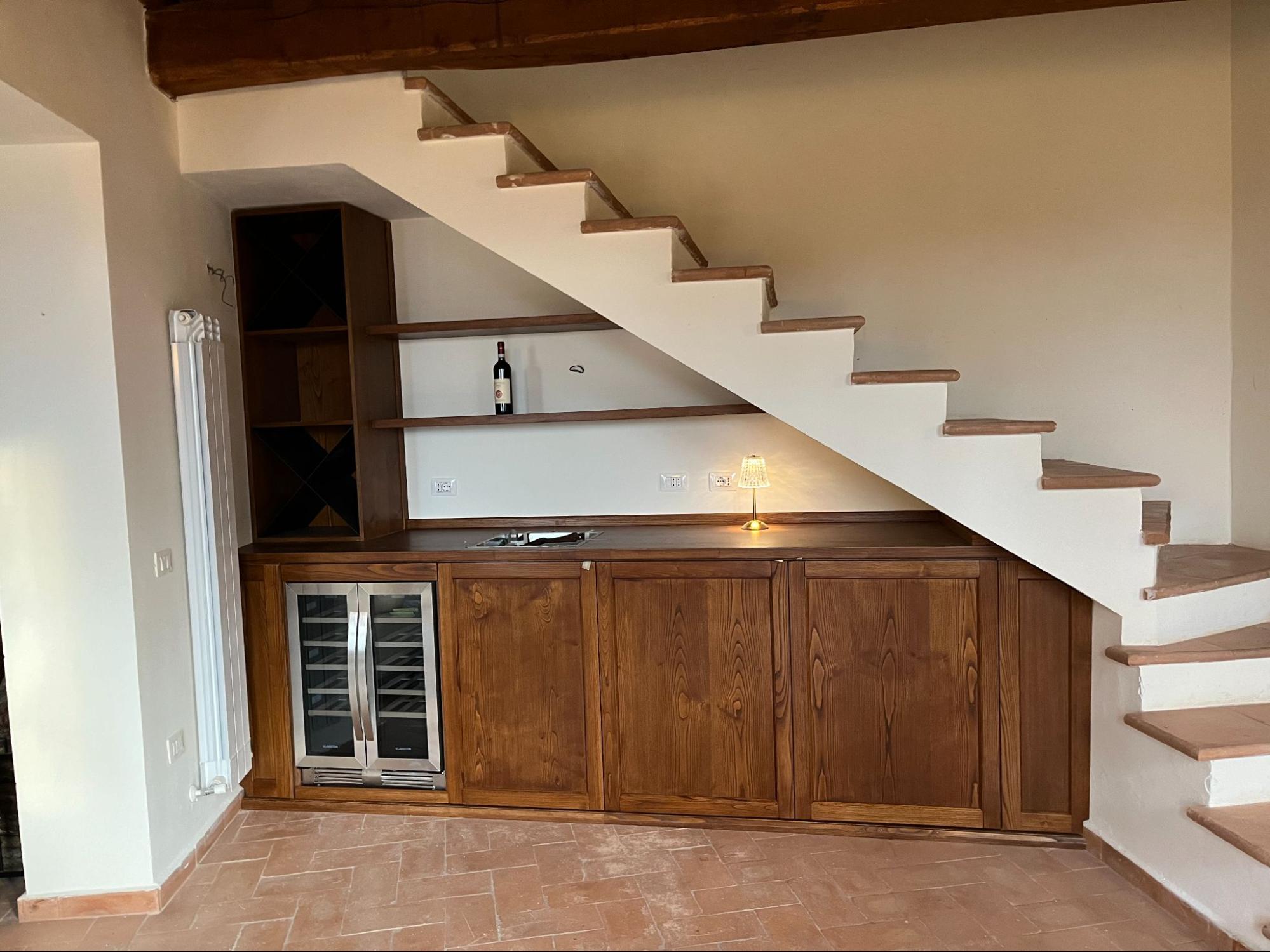 Umbrian Wine Lounge / Laundry Room — image 8